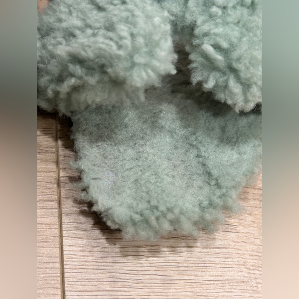 SOLDDDDHermes oran in light green shearling size 39. - Picture 6 of 10